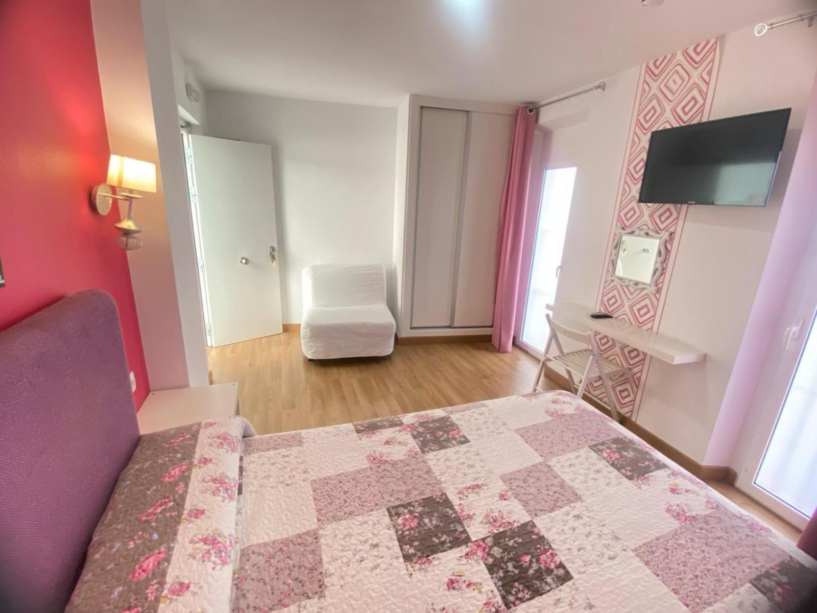 Hostal Fabiola Sevilla Buitenkant foto