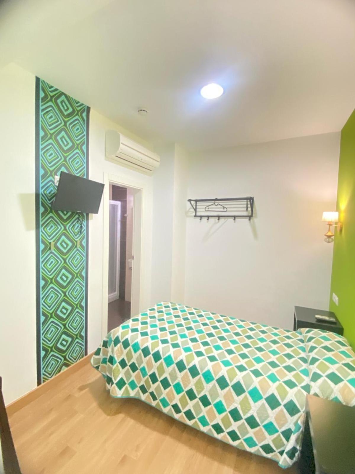 Hostal Fabiola Sevilla Buitenkant foto