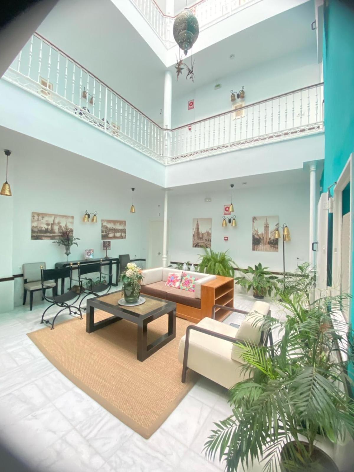 Hostal Fabiola Sevilla Buitenkant foto