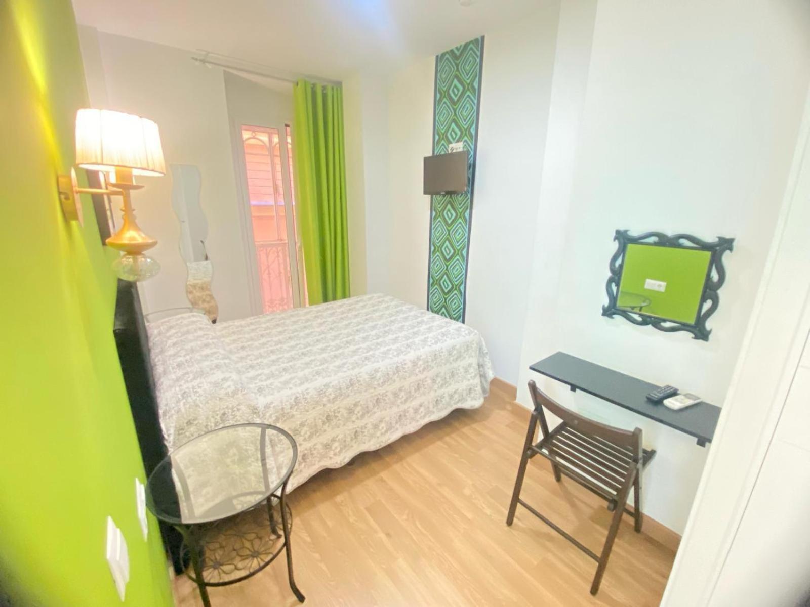 Hostal Fabiola Sevilla Buitenkant foto