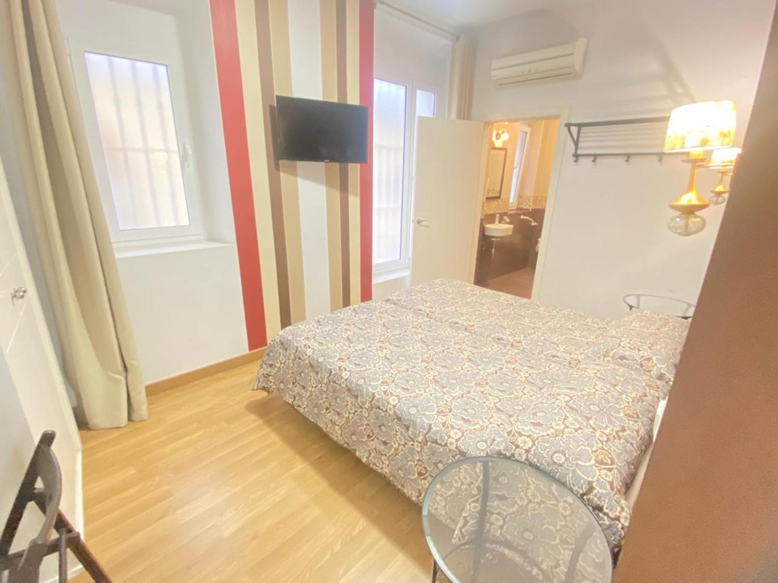Hostal Fabiola Sevilla Buitenkant foto